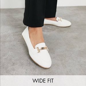 RAID wide fit Nidhi loafer